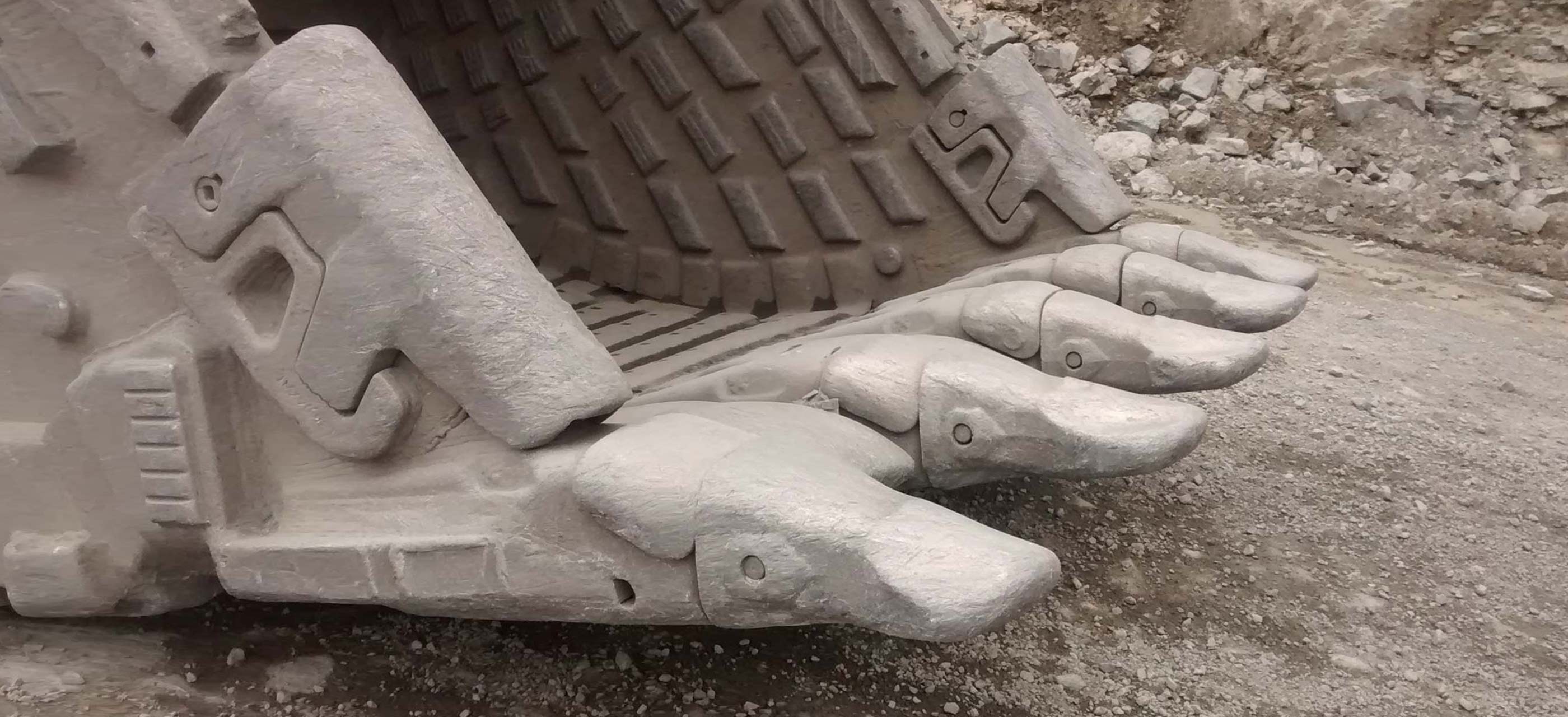 MTG Systems StarMet and ProMet in Brazil "Since using MTG’s teeth, adapters and shrouds the wear life of our hydraulic excavators GET has improved substantially"