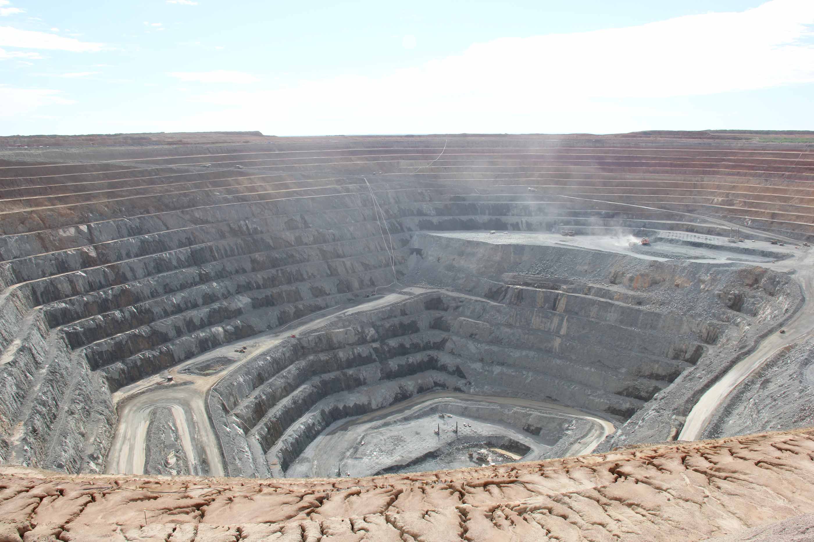 MTG, expertise in mining wearparts Our wear protection systems for mining buckets provide maximum relability and productivity for the mines.